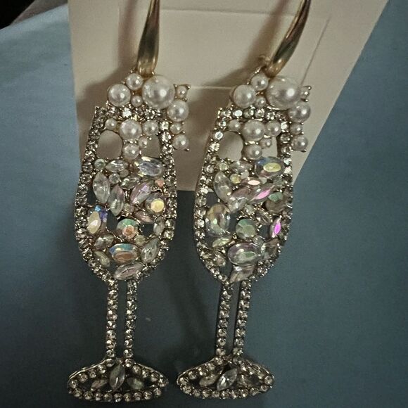 🥂 Betsy Johnson sparkling crystal glass dangle bubbling champagne earrings 🥂 - Picture 7 of 8